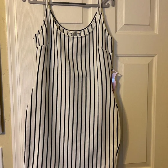 Haute Monde Dresses | White & Black Striped Bodycon Mini Dress Nwt | Color: Black/White | Size: L | Caitlynhos24's Closet